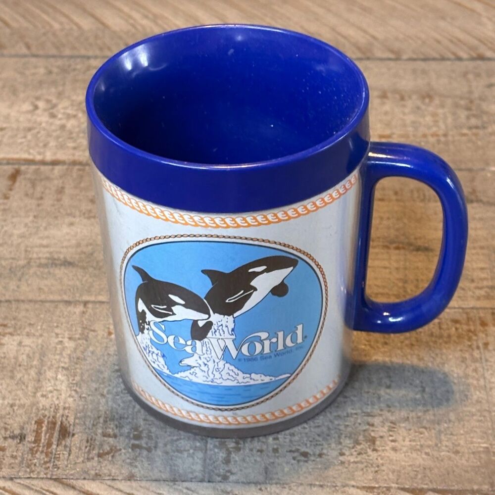 Vintage SeaWorld Shamu Plastic Coffee Mug – Blue 8 oz – 1980s Souvenir Cup